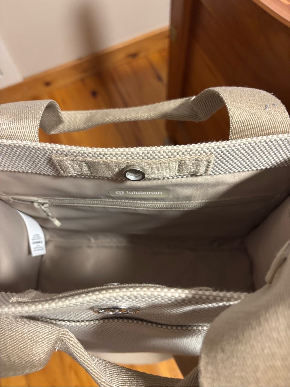 Lululemon Neutral Canvas Tote with Beige Accents - Picture 4 of 4